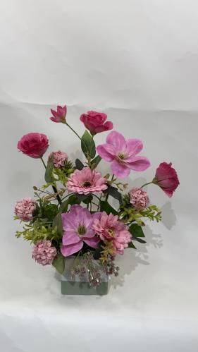 فازة ورد صناعي