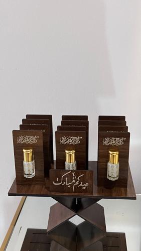توزيعات عبق المسك اللون خشبي