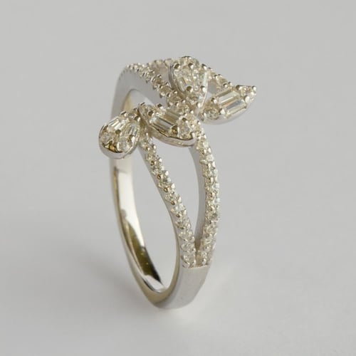 فراشات النور