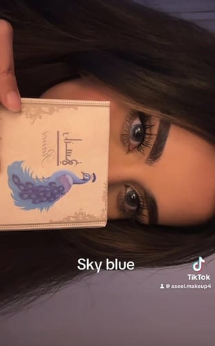عدسة( ‏Sky blue)