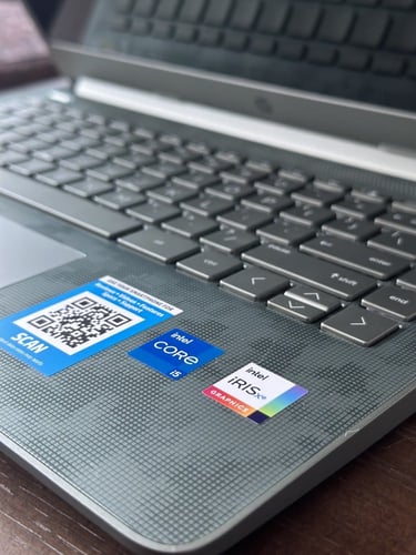 لابتوب HP بكرتونه بمعالج Core i5