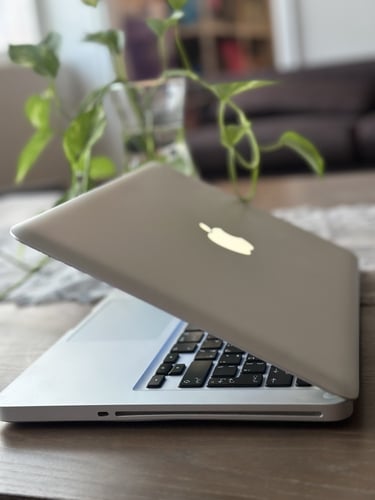 أبل ماك بوك برو