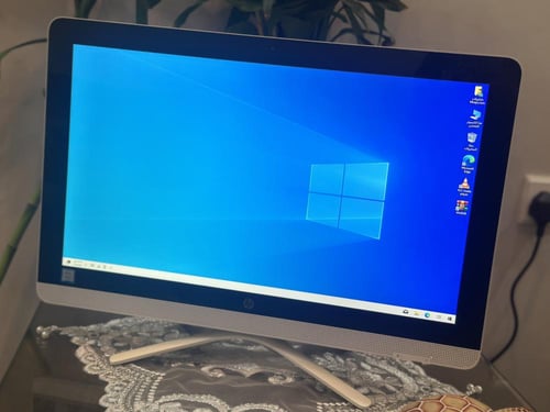 كمبيوتر مكتبي لمس All in one بمعالج i3