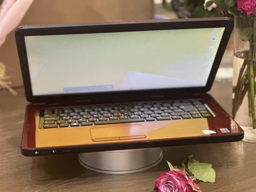 لابتوب DELL الأحمر بسعر اقتصادي