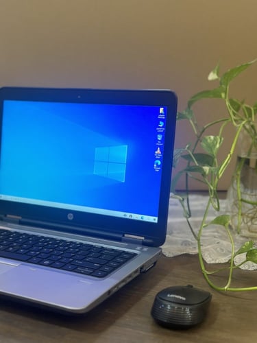 لابتوب HP الرمادي بمعالج AMD