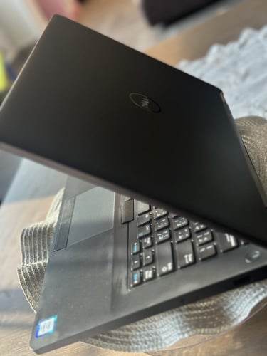 لابتوب DELL معالج Core i7 بكرتونه