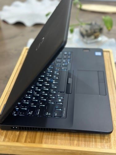 لابتوب DELL بمعالج i7 للألعاب