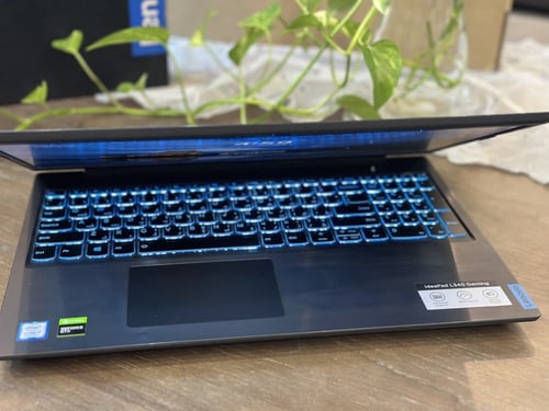 لابتوب ألعاب Lenovo بكرتونه معالج Core i7