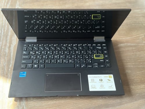 لابتوب شاشة لمس ASUS بكرتونه معالج Core i3