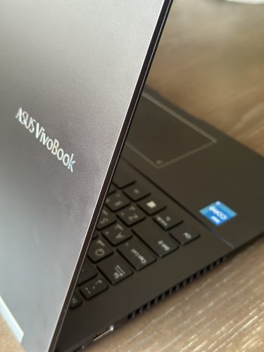 لابتوب شاشة لمس ASUS بكرتونه معالج Core i3