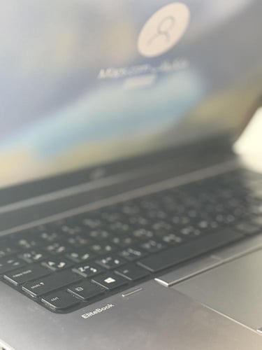 لابتوب HP فضي i7