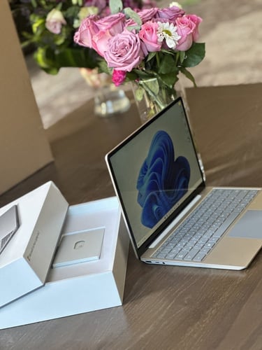 لابتوب مايكروسوفت سيرفس لمس