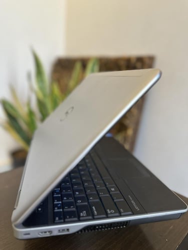 لابتوب DELL فضي i5