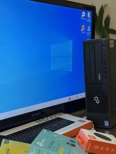 كمبيوتر مكتبي مع الشاشة بمعالج i5