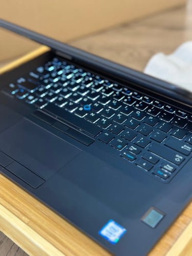 لابتوب DELL بمعالج i7 للألعاب