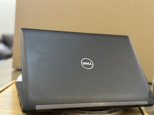 لابتوب DELL لمس بمعالج i5