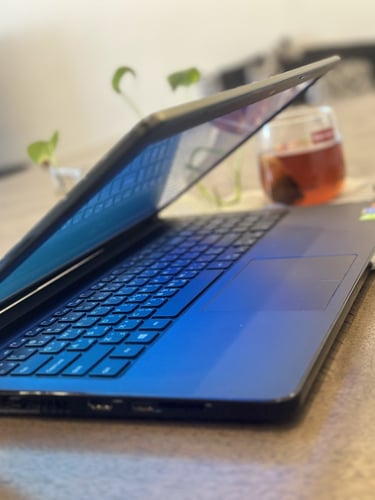 لابتوب DELL بمعالج Core i5 للتصميم والالعاب