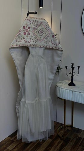 طقم تراثي بشال مطرز