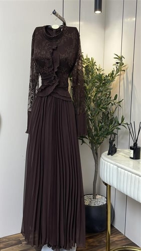 رويال سيليستيا – فستان باربي بلمسة دانتيل ملكية