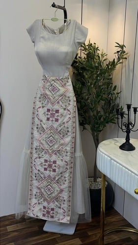 طقم تراثي بشال مطرز