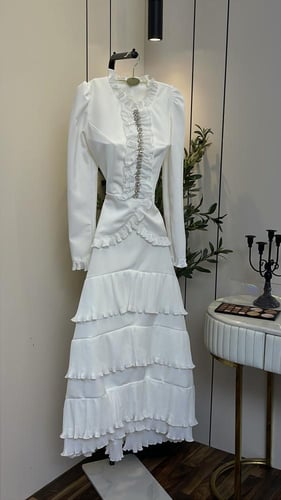 فستان بيانـا الملكي – White Elegance