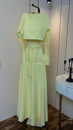 فستان LEMON ROYALE – إشراقة أنثوية بتصميم راقٍ