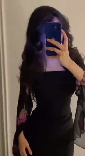 فستان أريام – أناقة هادئة بتفاصيل أنثوية ساحرة