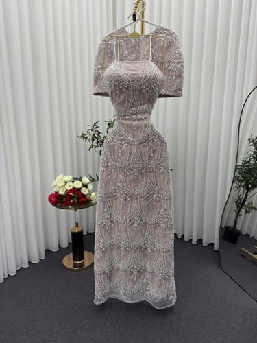 فستان اللؤلؤ الملكي