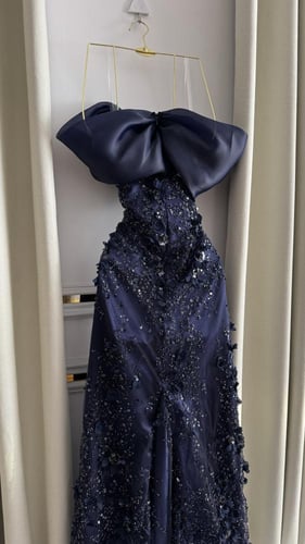 فستان سهرة مطرز ورود فاخر