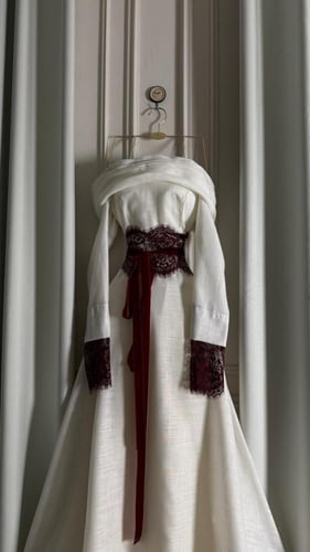 فستان فيلارا – نعومة ملكية بلمسة فخامة راقية