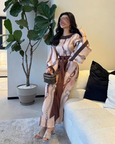 جلابية SAND BEIGE بنقشة كلاسيكية – أناقة منزلية فا...