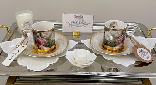 صينية بتنسيق كلاسيك بإضاالشمع