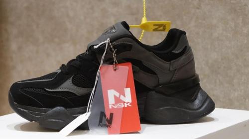 Women's shoes
