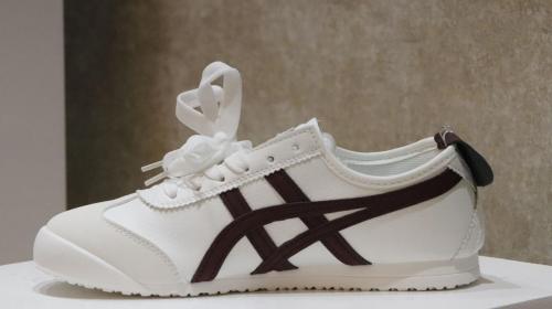 Women's shoes