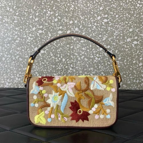 شنطة نسائية فالنتينو ميني