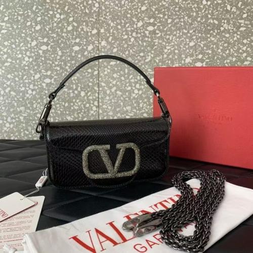 شنطة نسائية فالنتينو ميني - أسود