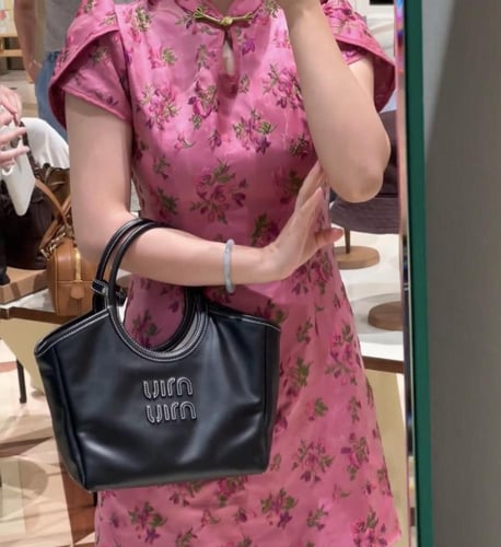 ميو ميو lVY مقاس 22cm