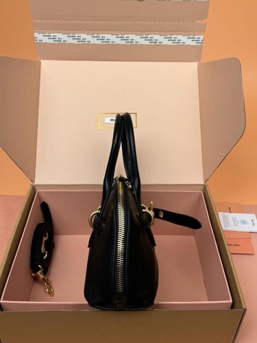 ميو ميو Aventure Nappa مقاس 28cm