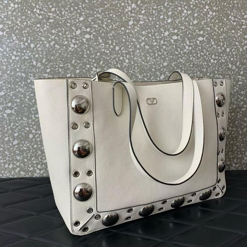 شنطة نسائية فالنتينو - متوفرة بعدة ألوان