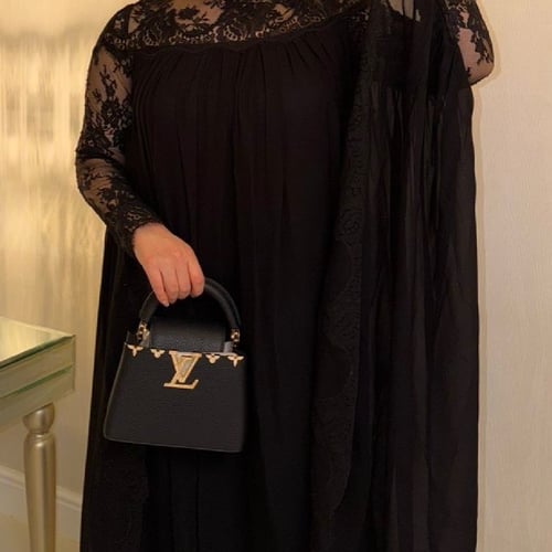 فستان نسائي بتصميم عصري