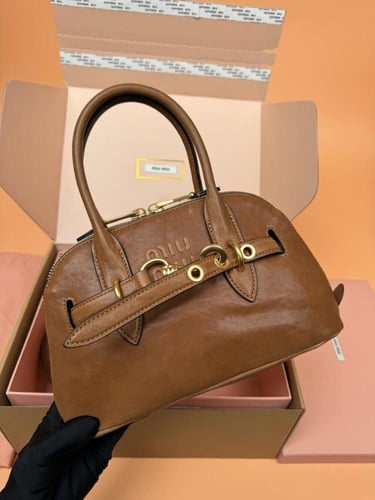 ميو ميو Aventure Nappa مقاس 28cm