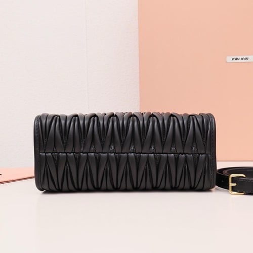 ميو ميو Matelasse مقاس 24cm