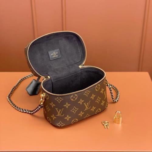 شنطة نسائية صغيره لويس فيتون