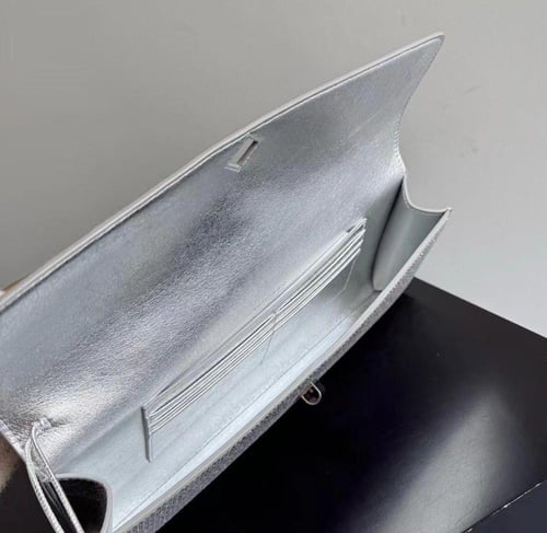 شنطة بوتيقا انديامو بلون فضي أنيق