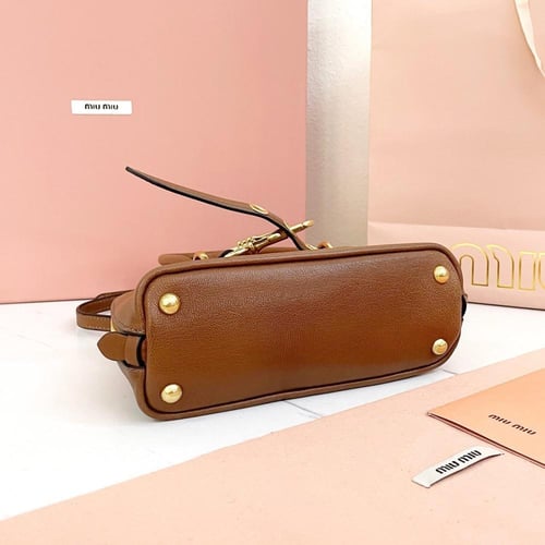 ميو ميو Aventure Nappa مقاس 21cm