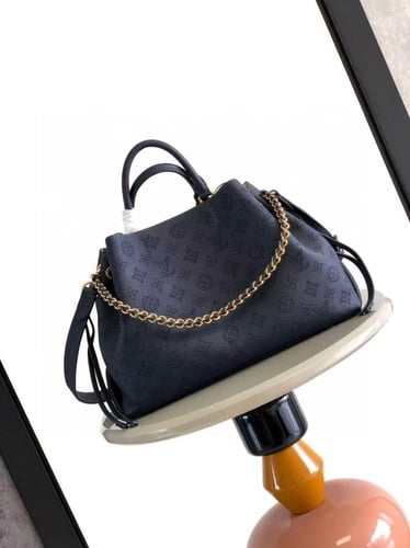 شنطة بيلا توت من لويس فيتون