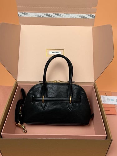 ميو ميو Aventure Nappa مقاس 28cm