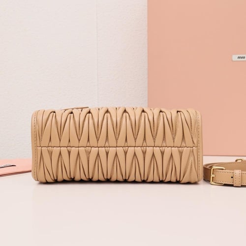 ميو ميو Matelasse مقاس 24cm