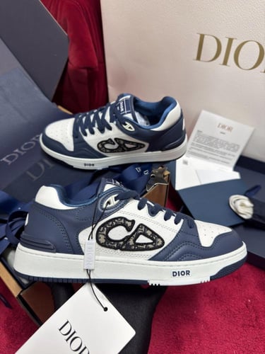 B57 Dribble Low-Top Sneaker