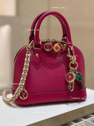 شنطة لويس فيتون - متوفرة بعدة ألوان